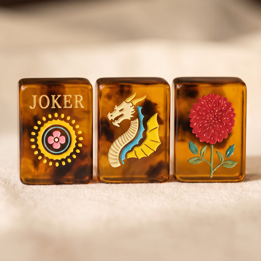 Honey Tortoise American Mahjong Set, joker, dragon and flower tiles up close